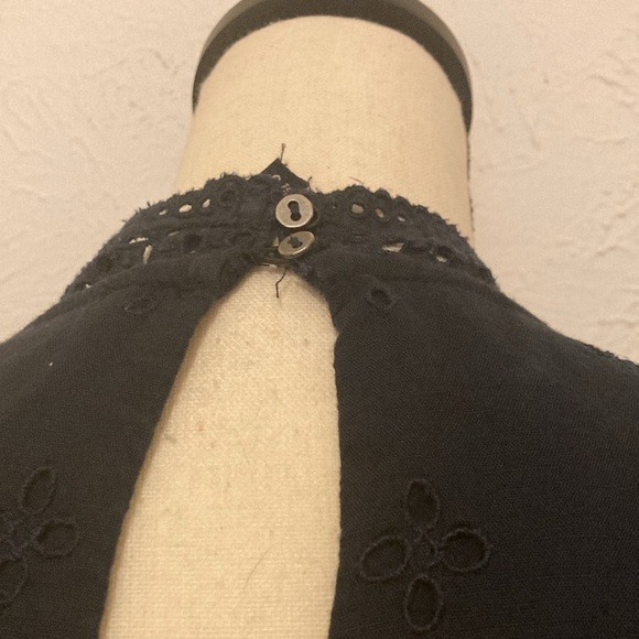 Abercrombie & Fitch Eyelet Dress - Picture 6 of 12